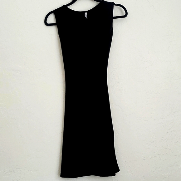 Forever 21 Dresses & Skirts - Vintage 90s Y2K Forever 21 Sleeveless Black Dress Small
